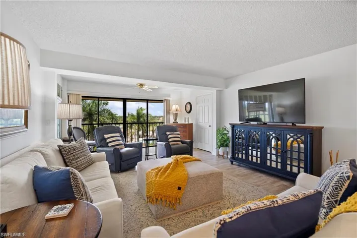 7430 Lake Breeze Dr 402, Fort Myers, Florida 33907