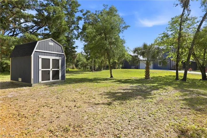 3081  Wakefield  LN, Alva, FL 33920