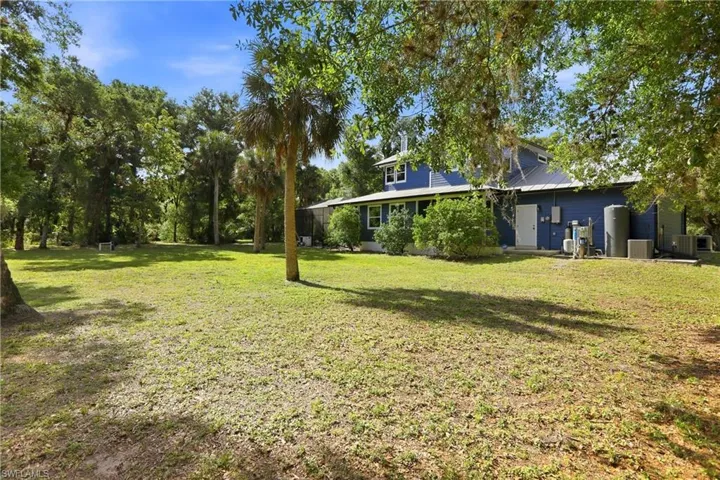 3081  Wakefield  LN, Alva, FL 33920