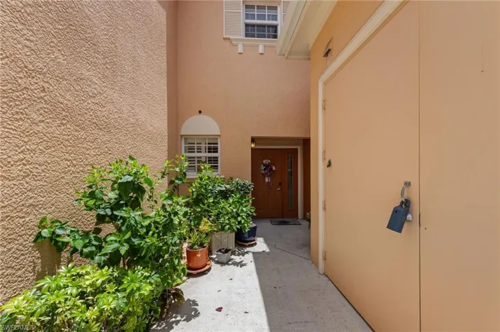 10013  Via Colomba  CIR, Fort Myers, FL 33966