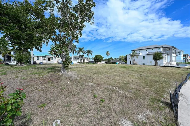 116 Bayview Ave, Naples, Florida 34108