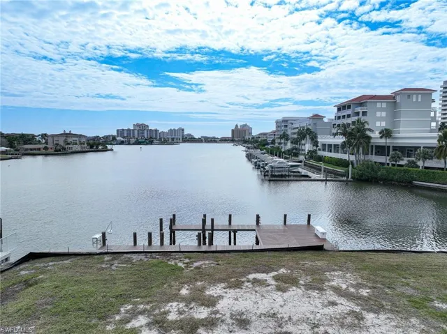 116 Bayview Ave, Naples, Florida 34108