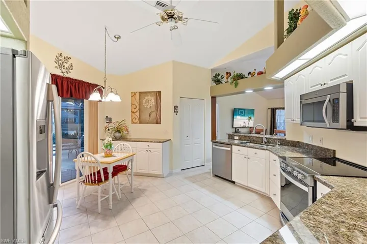 Grnite counter tops with Newer stainless steel appliances