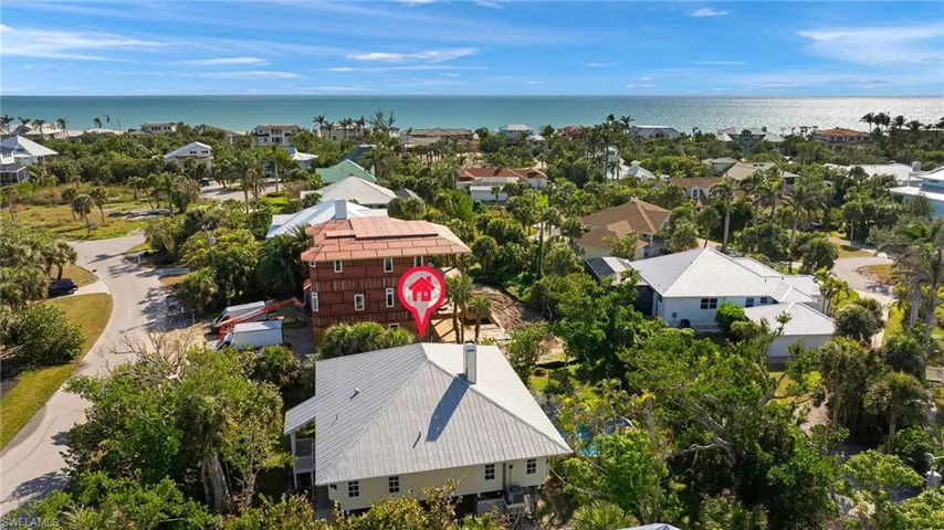 Drone_shot_looking_toward_the_beach