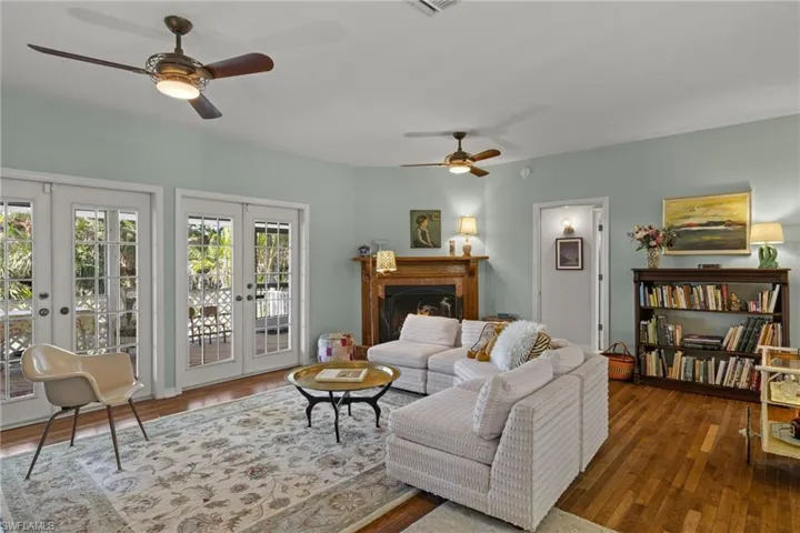 Oak_hardwood_floors