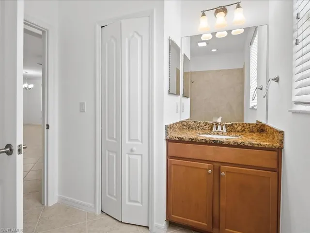 Guest bathroom first floor