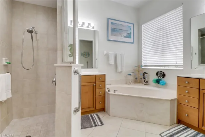 1099 Tivoli Dr, Naples, Florida 34104