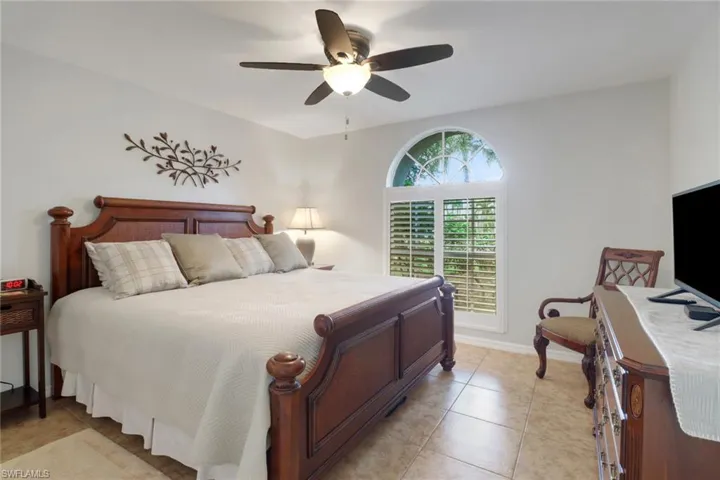 1099 Tivoli Dr, Naples, Florida 34104