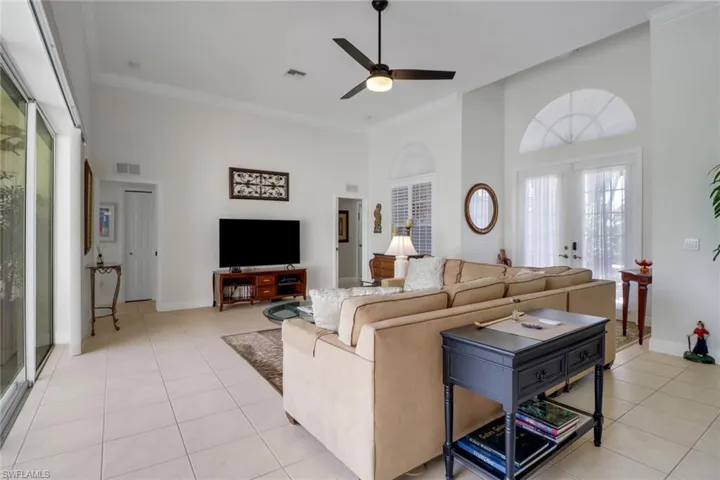 1099 Tivoli Dr, Naples, Florida 34104