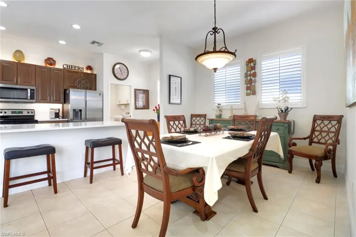 1099 Tivoli Dr, Naples, Florida 34104