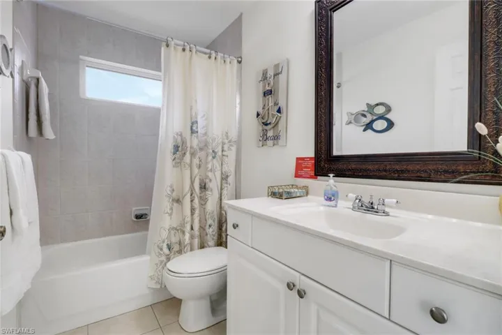 1099 Tivoli Dr, Naples, Florida 34104
