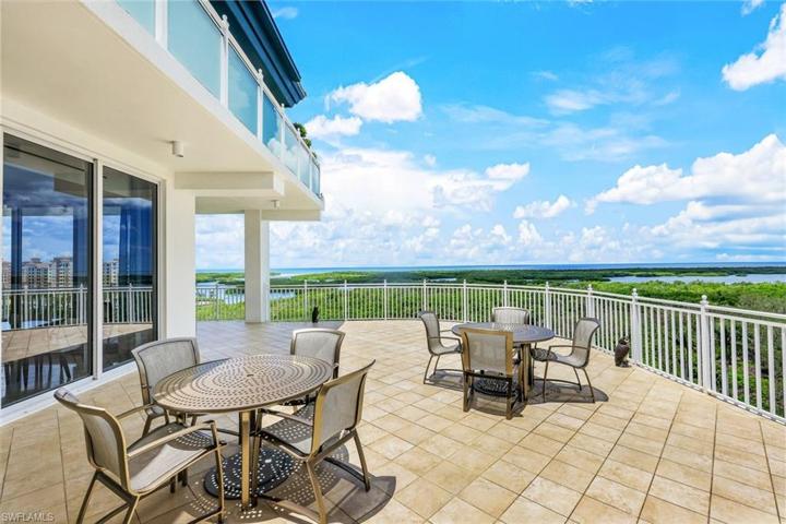 Aqua Sky Deck