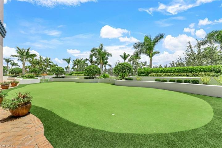 Aqua Putting Green