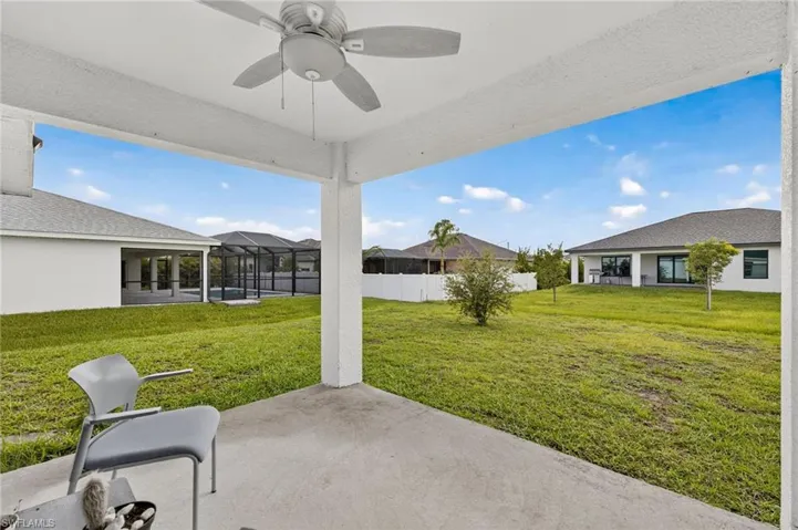 View of patio / terrace with ceiling fan