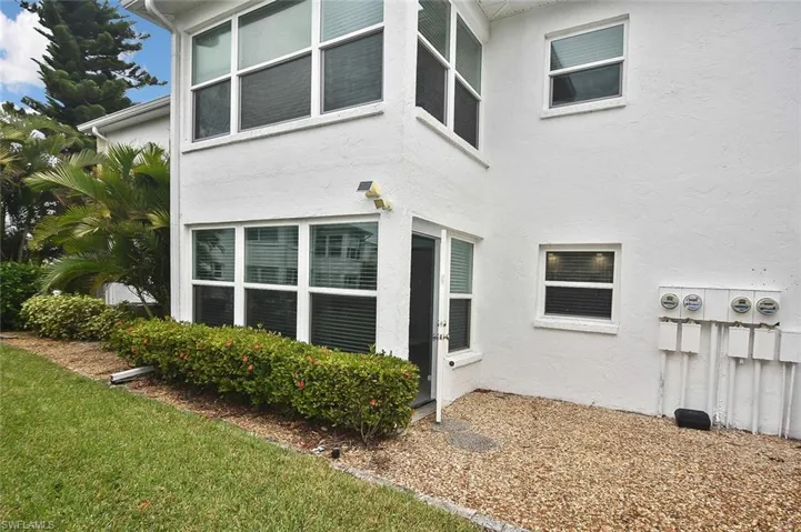 1502 Edgewater Cir # 6b, Fort Myers Fl 33919