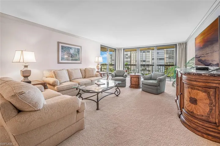 4551 Gulf Shore Blvd N # 605, Naples, Florida 34103