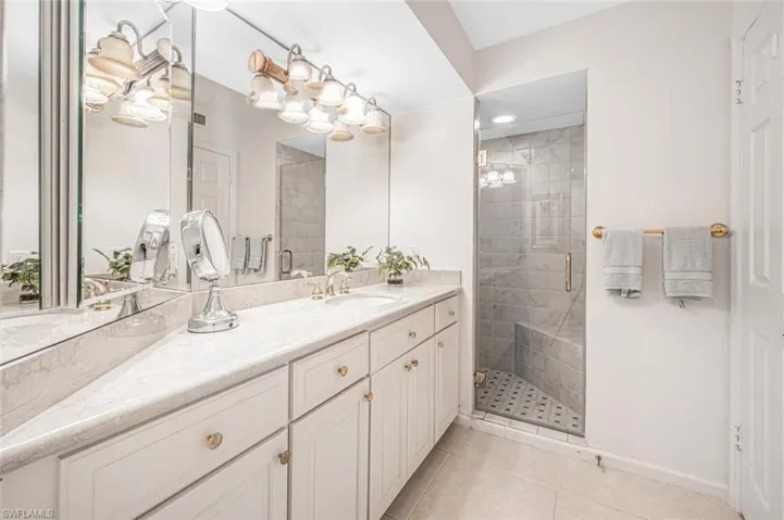 4551 Gulf Shore Blvd N # 605, Naples, Florida 34103