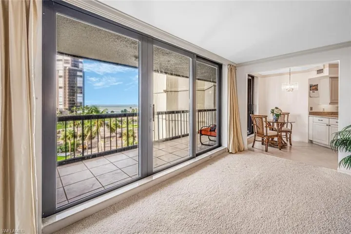 4551 Gulf Shore Blvd N # 605, Naples, Florida 34103