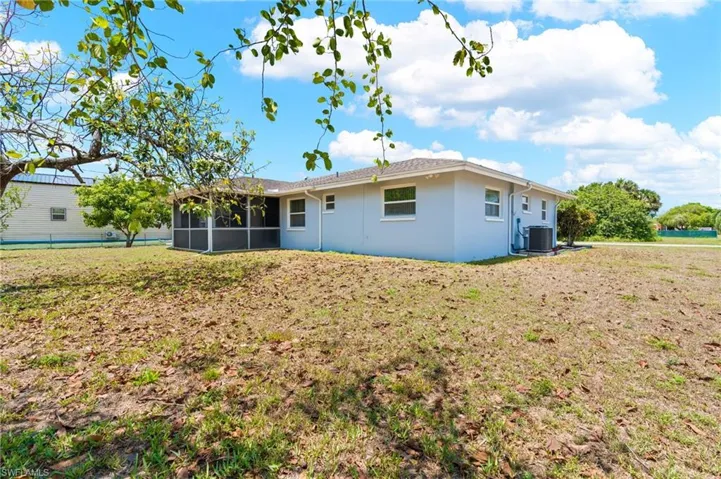 114  Idaho  RD, Lehigh Acres, FL 33936
