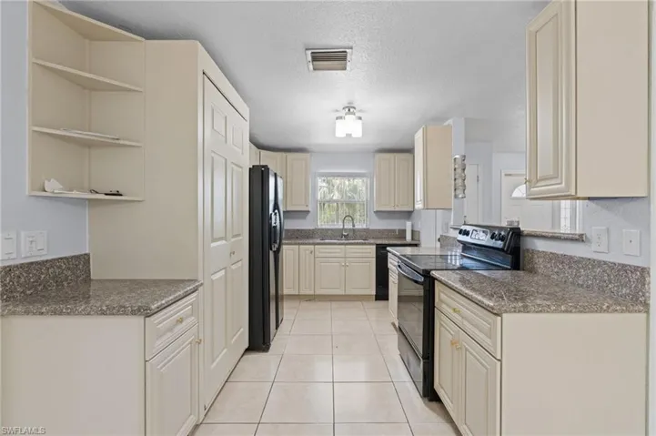 114  Idaho  RD, Lehigh Acres, FL 33936