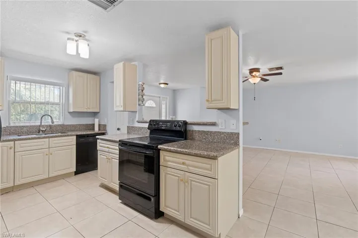 114  Idaho  RD, Lehigh Acres, FL 33936
