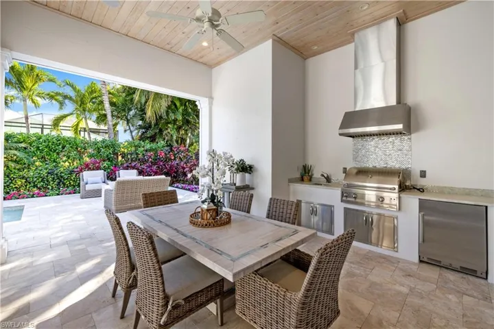 532 Pine Grove Ln, Naples, Florida 34103