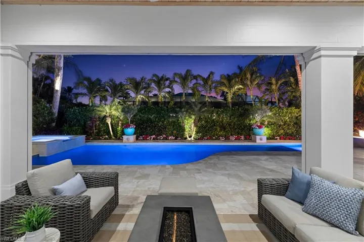 532 Pine Grove Ln, Naples, Florida 34103