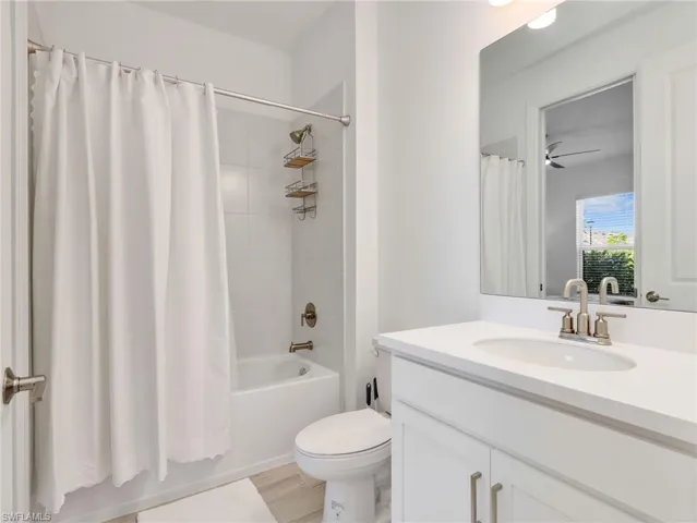 15558 Vittorio St, Naples, Florida 34114
