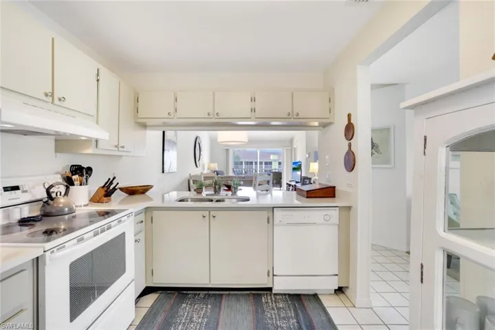 2606  Kings Lake  BLVD, Naples, FL 34112