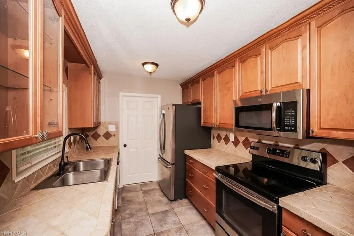 8277 Chesebro Ave, North Port, Florida 34287