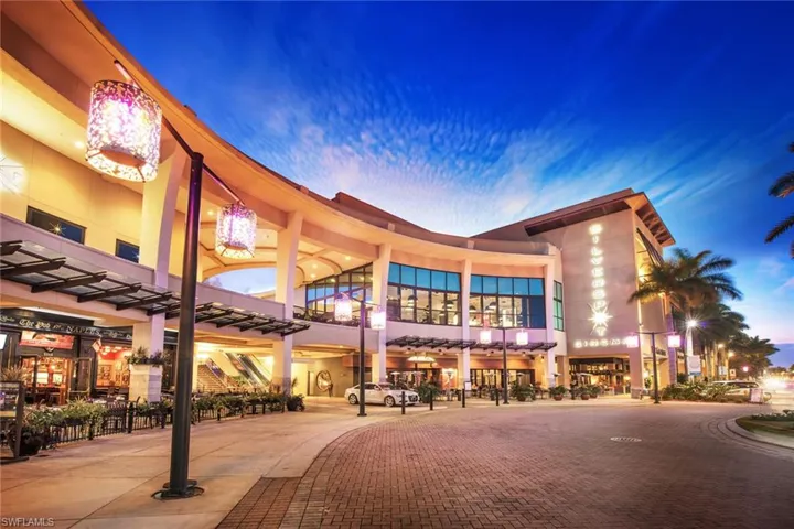 Mercato nearby features restaurants, shopping, live entertainment, a movie theater and Whole Foods