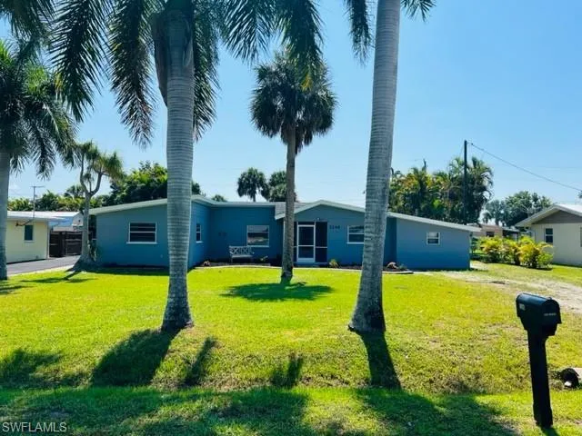 1246  Sabal Gardens  DR, North Fort Myers, FL 33903