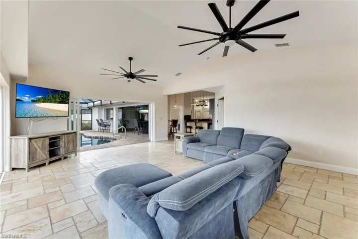 2013 Everest Pkwy, Cape Coral, Florida 33904