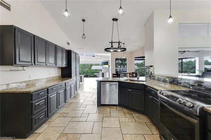 2013 Everest Pkwy, Cape Coral, Florida 33904