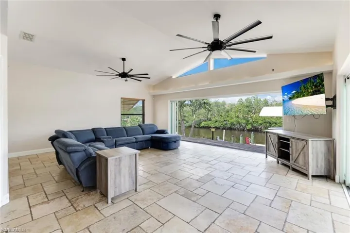 2013 Everest Pkwy, Cape Coral, Florida 33904