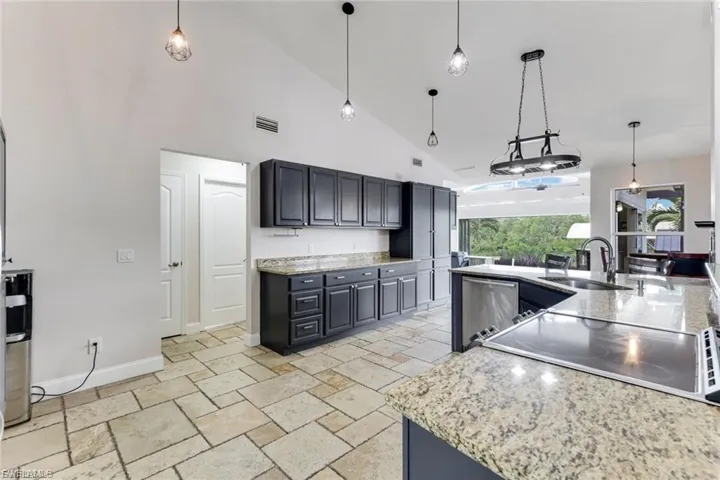 2013 Everest Pkwy, Cape Coral, Florida 33904