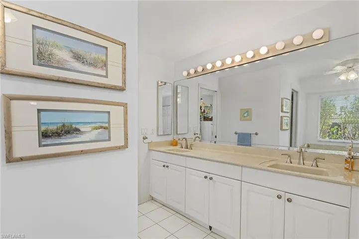 Master bath with dual sinks.
