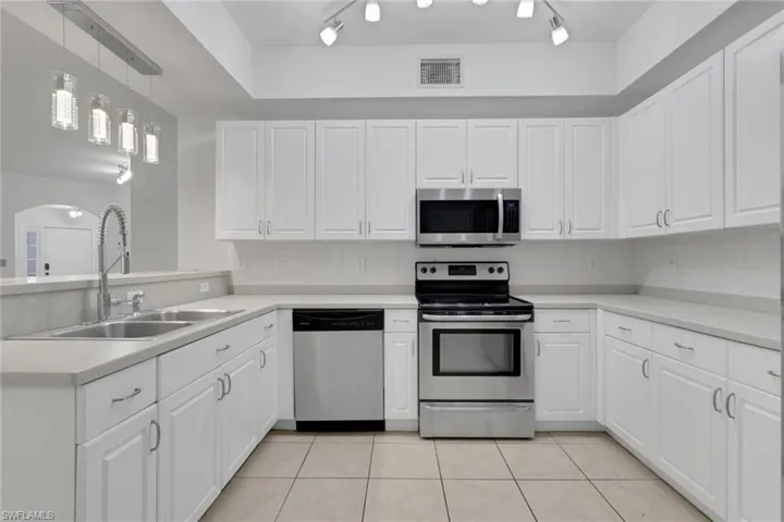 11837  Bayport  LN, Fort Myers, FL 33908