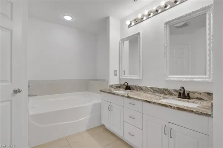 11837  Bayport  LN, Fort Myers, FL 33908