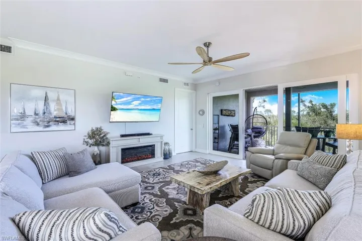 164  Indies E DR, Naples, FL 34114
