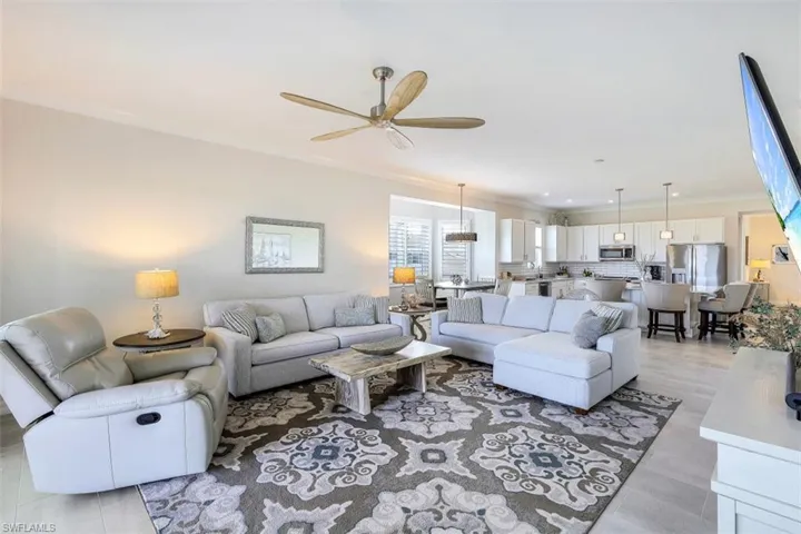 164  Indies E DR, Naples, FL 34114