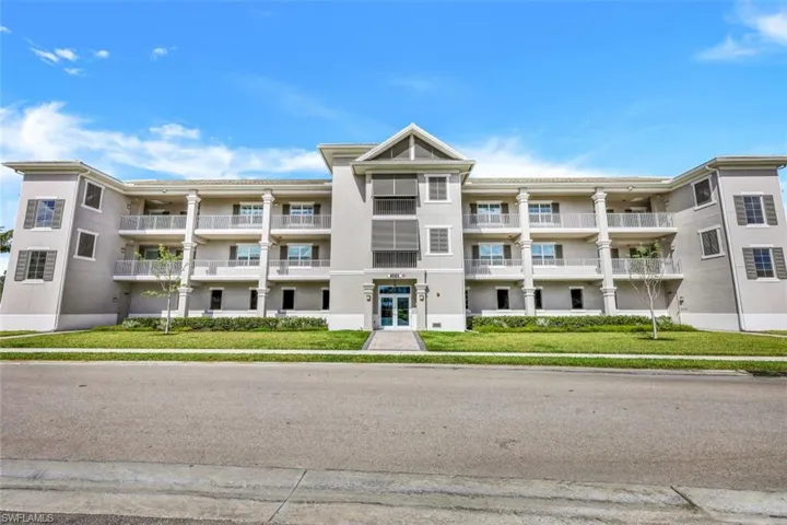 164  Indies E DR, Naples, FL 34114