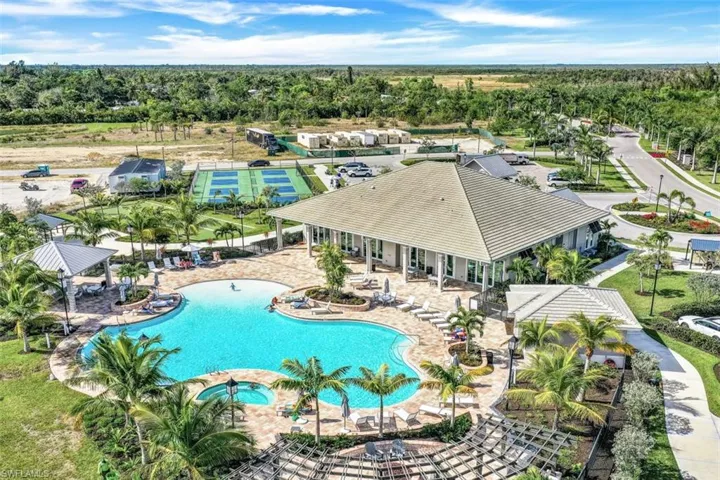164  Indies E DR, Naples, FL 34114