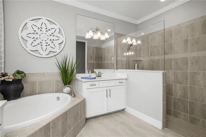 14985 Blue Bay Cir, Fort Myers, Florida 33913