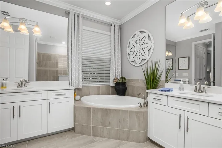 14985 Blue Bay Cir, Fort Myers, Florida 33913