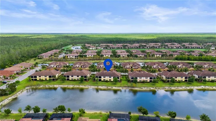Bird's eye view featuring a residential view and a water view