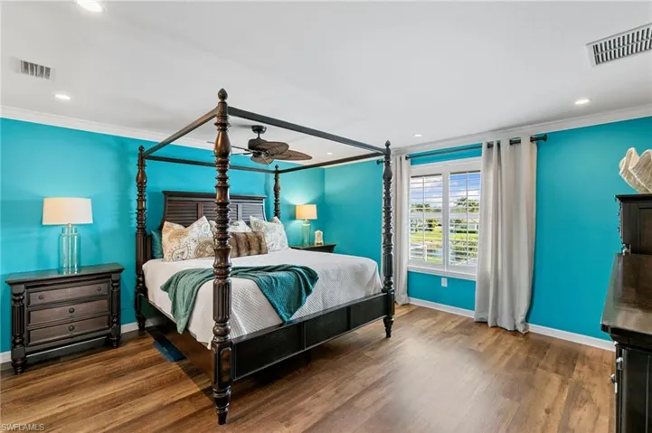 Parents sleep on the same floor as the kids — peace of mind for families with young children.