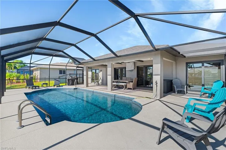 Large Pool & Screened Lanai for Entertaining
