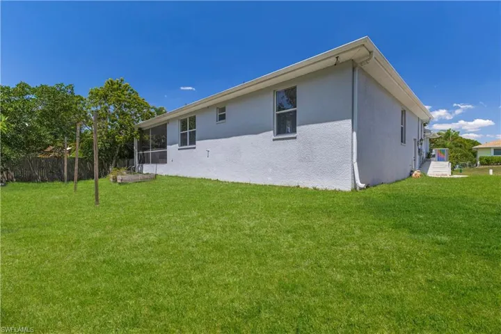 7930  Sandel Wood W CIR, Fort Myers, FL 33908