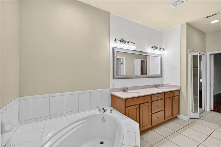 7930  Sandel Wood W CIR, Fort Myers, FL 33908